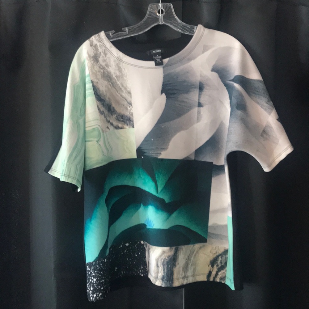 Alfani fun green floral galaxy top size M